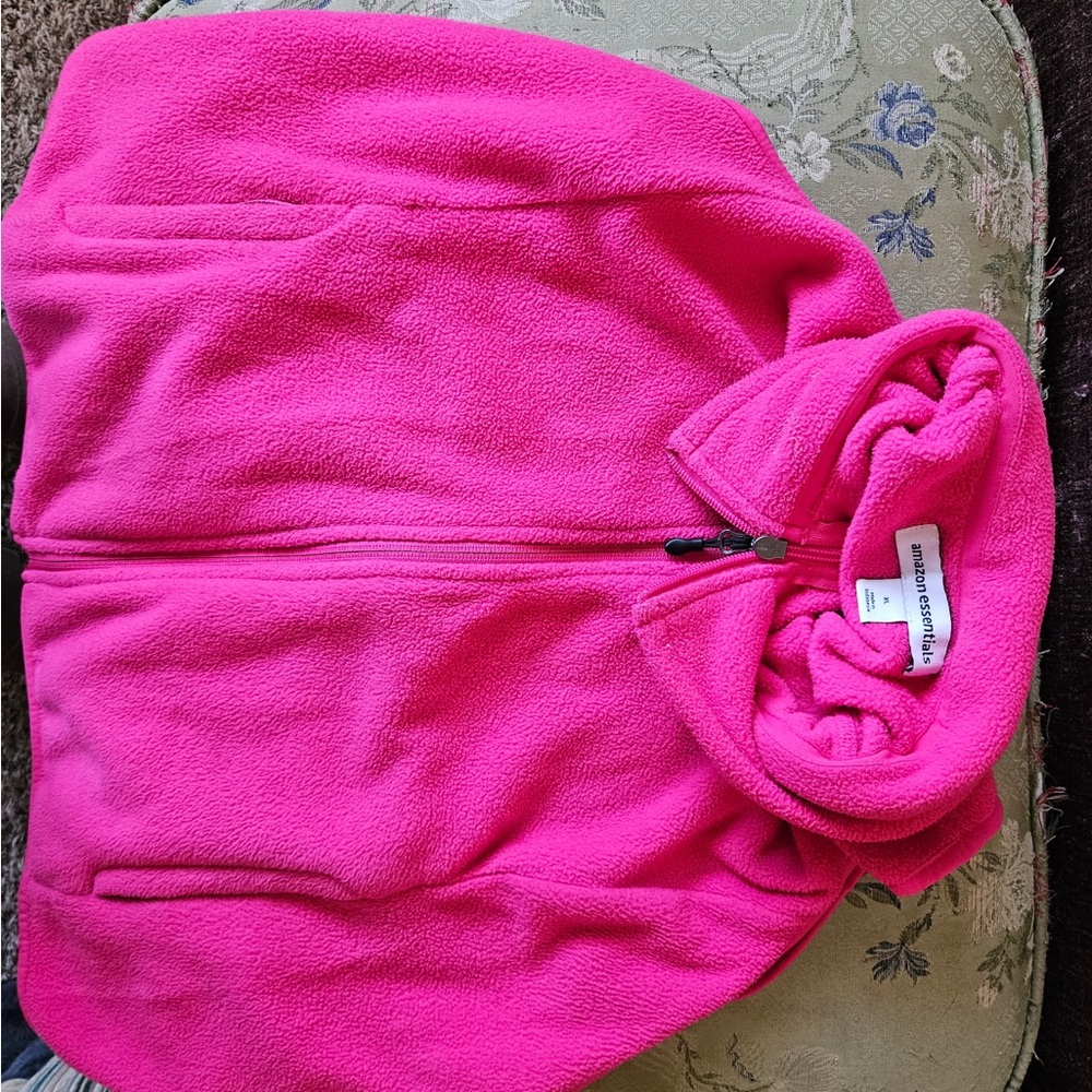 🦩Amazon Essentials Pink Fleece Vest🦩